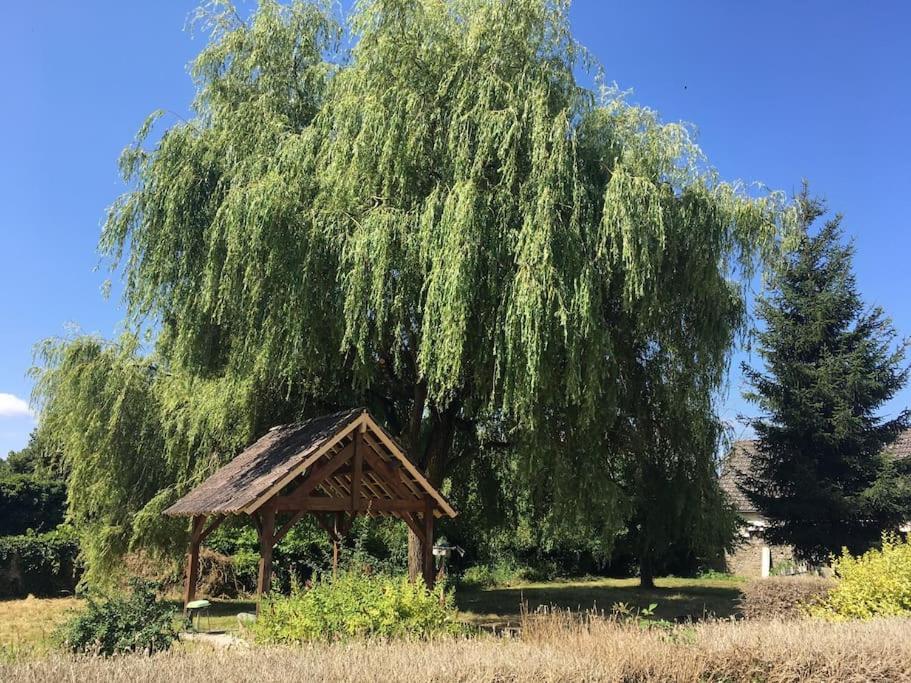 Charmant T2 au 1er dans résidence avec parc arboré Saint-Pierre-le-Moûtier Extérieur photo