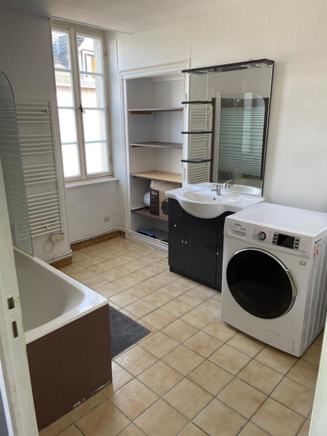 Charmant T2 au 1er dans résidence avec parc arboré Saint-Pierre-le-Moûtier Extérieur photo