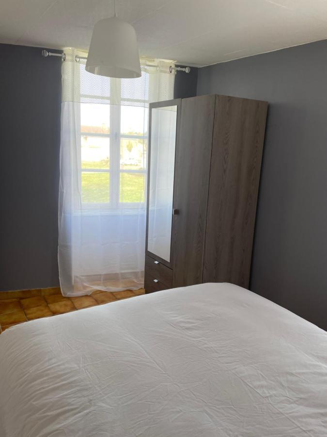 Charmant T2 au 1er dans résidence avec parc arboré Saint-Pierre-le-Moûtier Extérieur photo