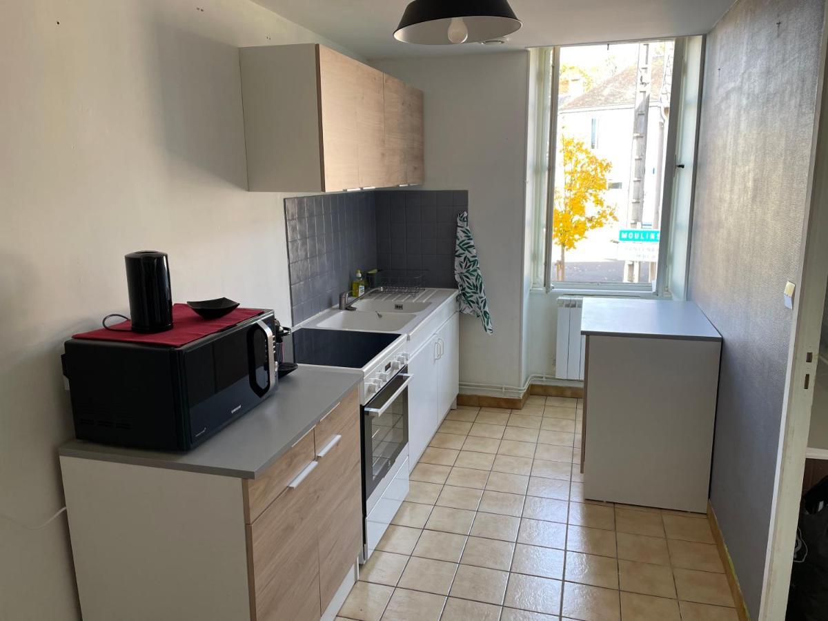 Charmant T2 au 1er dans résidence avec parc arboré Saint-Pierre-le-Moûtier Extérieur photo